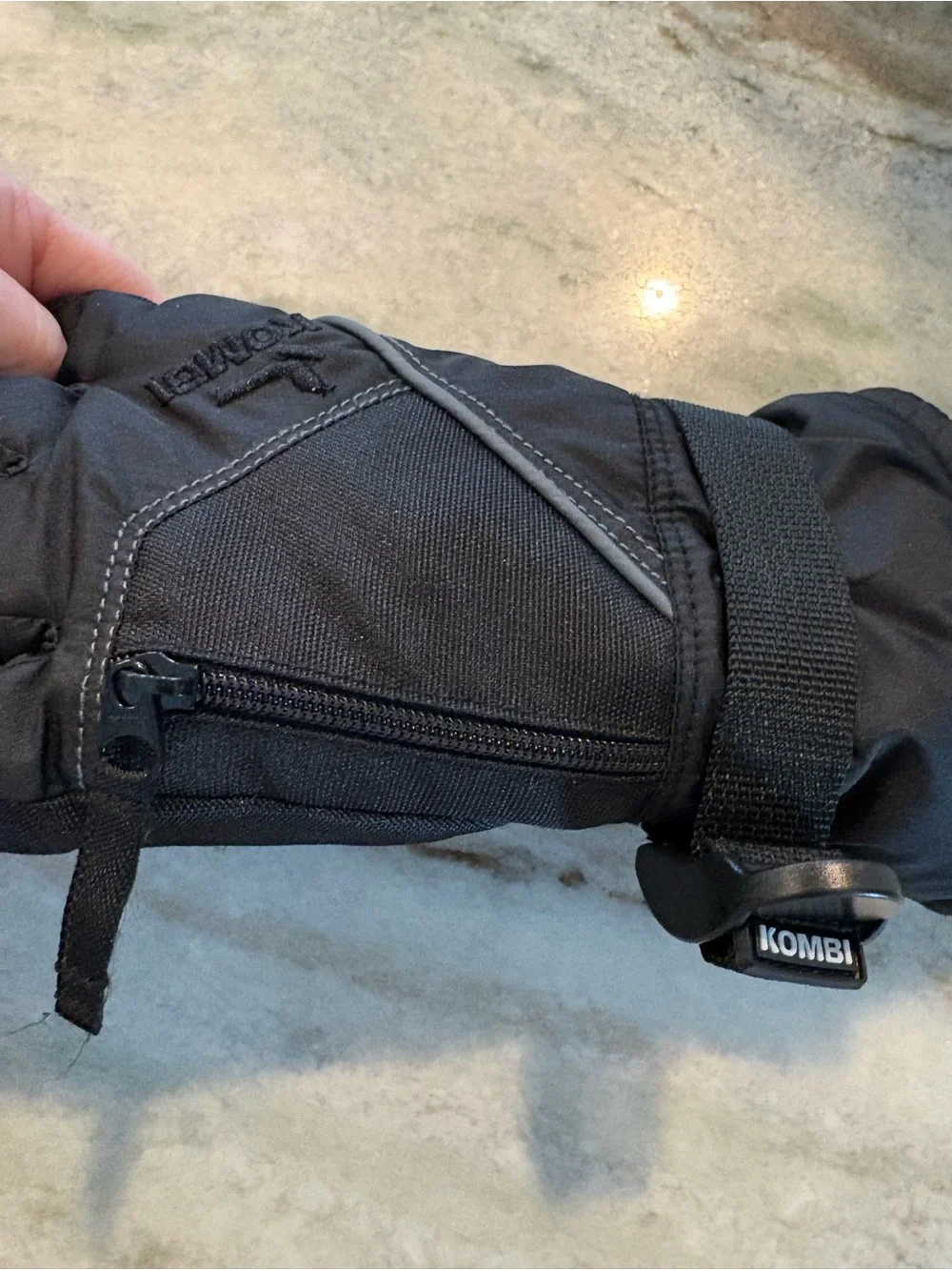 Kids Black KOMBI Insulated Winter Ski Gloves